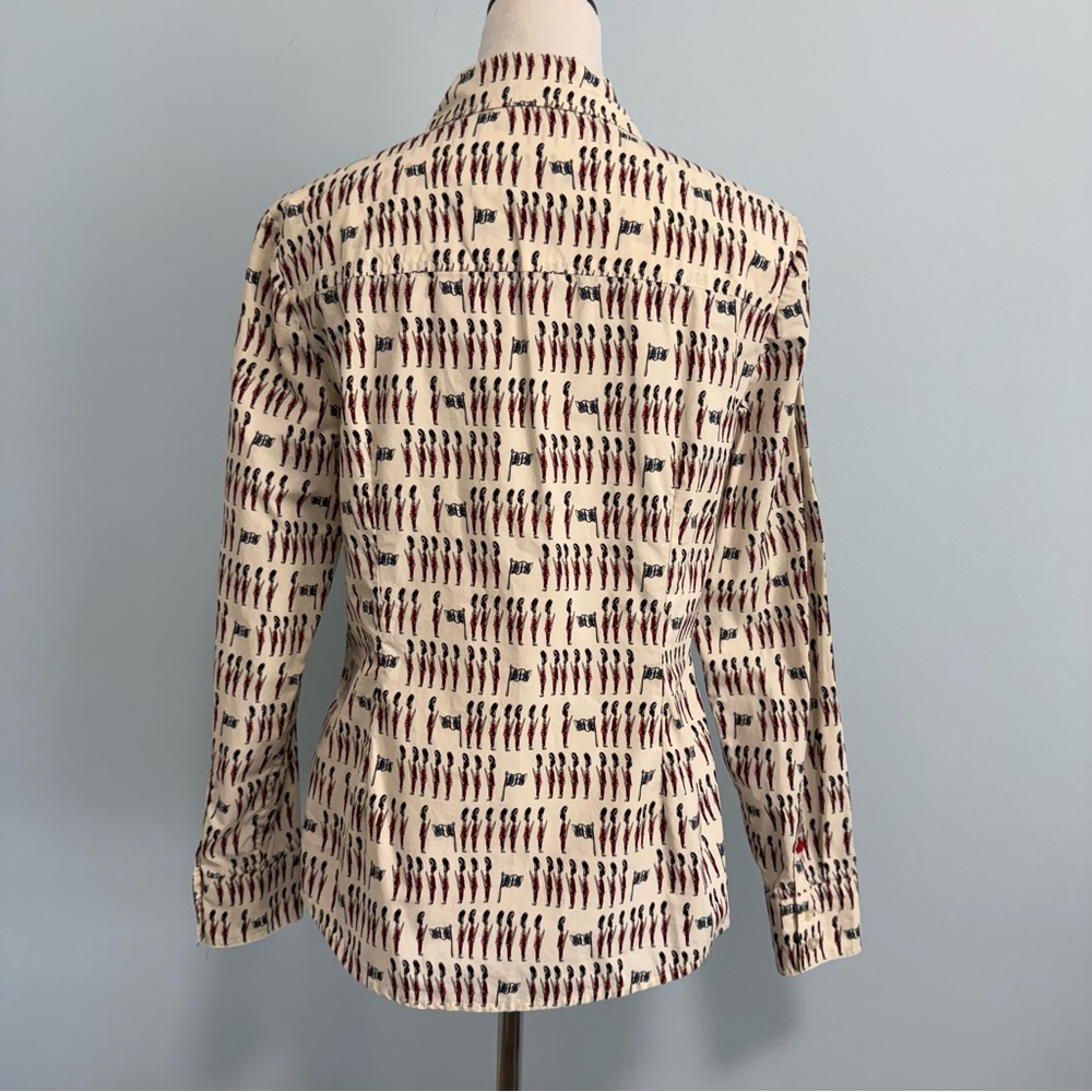 BODEN Beefeater Royal Guard print button front Blouse Size 10R - Picture 4 of 8